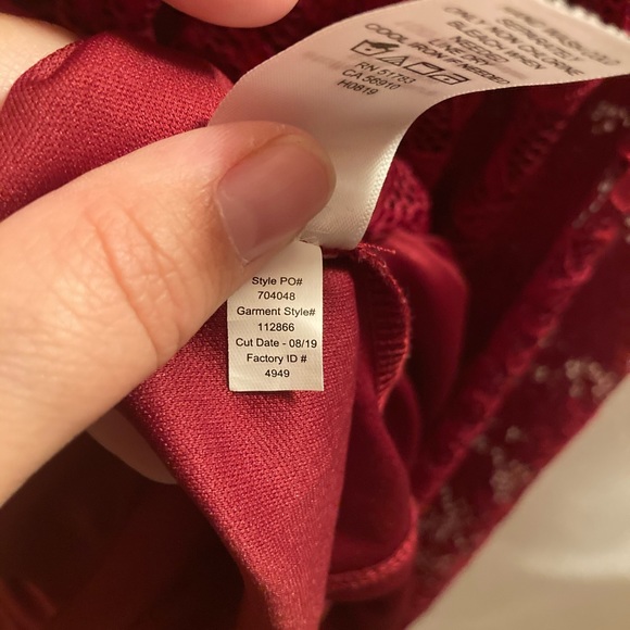 Maurices 1X red burgundy lace long sleeve blouse floral pattern flower lacey - Picture 6 of 8